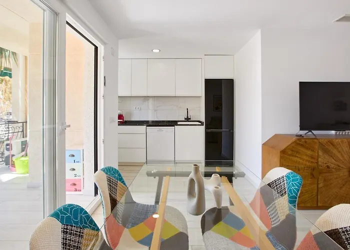 דירה Stylish 1-bedroom - By Welcomely טורבייחה